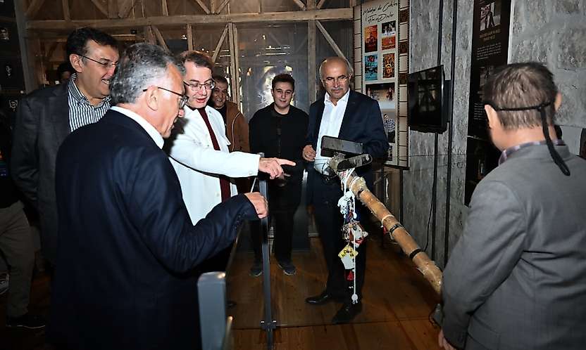 Abdullah Güler'den Bi Mekân Müze Kafeye Övgü: 'Çok Güzel Bir Yer Olmuş'
