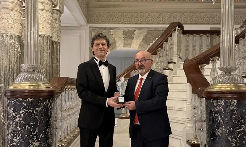 Akif Manaf'a Egeyön Barış Ödülü