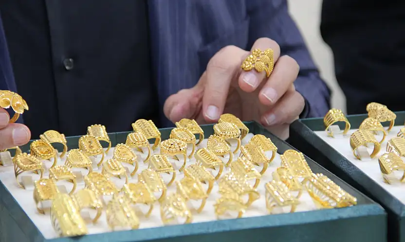 Altın Piyasasında Yükseliş Hız Kesmedi: Ons 4.165 Doları Aştı