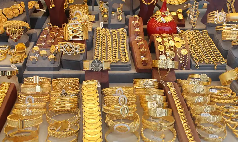 Altın Rekor Üstüne Rekor Kırıyor: Ons 5.559 Dolar, Çeyrek 13 Bin TL'yi Aştı