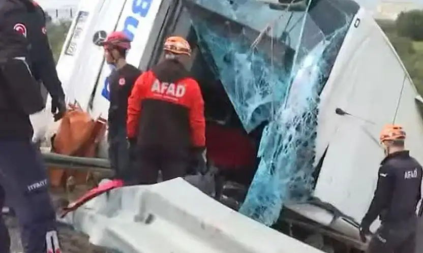 Antalya'da yolcu otobüsü kazası: 8 ölü, 26 yaralı