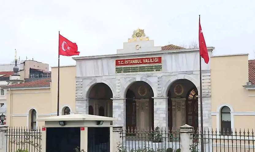 Başakşehir'de Ortaokulda Öğrenciler Arasında Kavga: 8 Yaralı