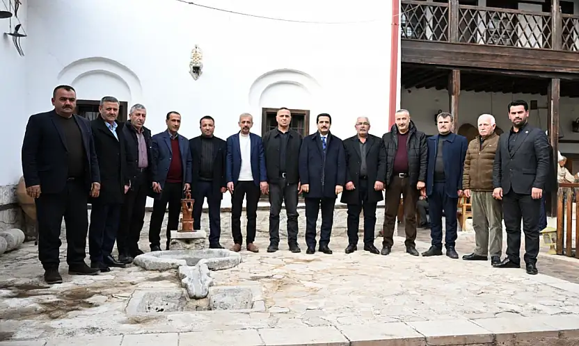 Başkan Bayram Taşkın, Eski Malatya Muhtarlarıyla Tarihi Poyraz Konağı'nda Buluştu