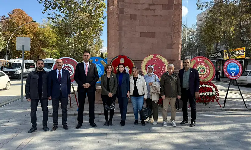 Başkan Eren, 'Cumhuriyet, milletimizin hürriyet ve istiklal aşkının, azminin ve kararlılığının eseridir'