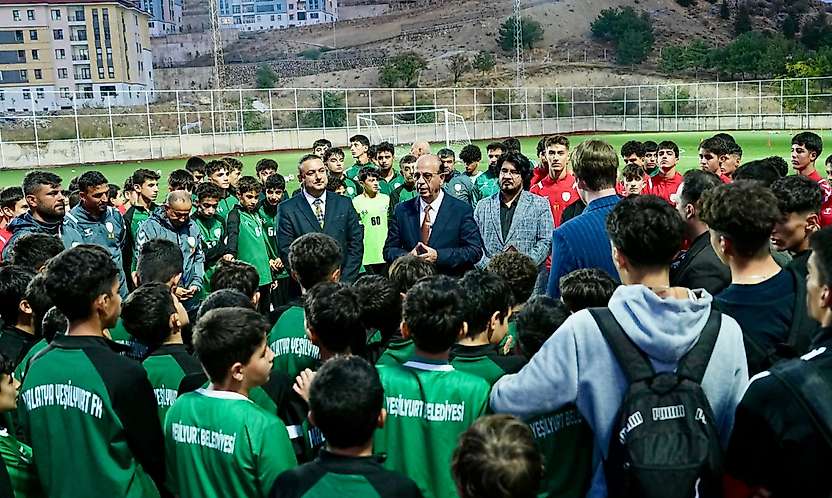 Başkan Geçit'ten Yeşilyurtspor Altyapısına Destek: 'Gençlerden Umutluyuz'