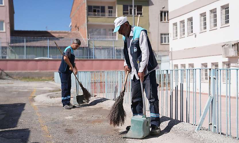 Battalgazi Belediyesi Okulları Yeni Eğitim Dönemine Hazırladı