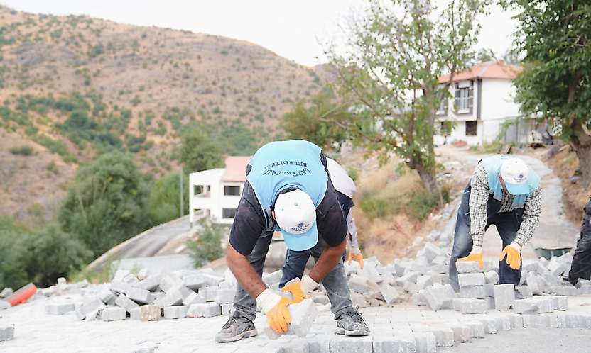 Battalgazi Belediyesinden Kamıştaş'a Yol Düzenlemesi