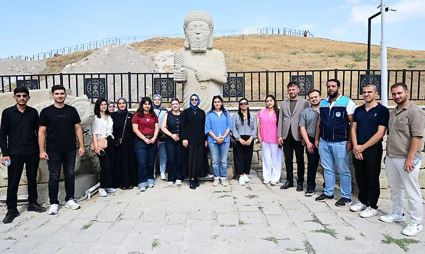 Battalgazi Belediyesinden Üniversitelilere Tarih Ve Kültür Gezisi