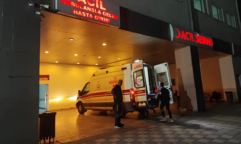 Battalgazi'de Otobüs ile Otomobil Çarpıştı: 2 Yaralı