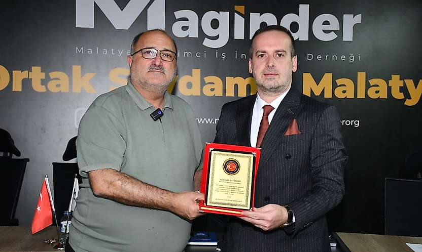 Battalgazi Muhtarlar Derneği İlk Onur Ödülü'nü Salih Karademir'e Verdi