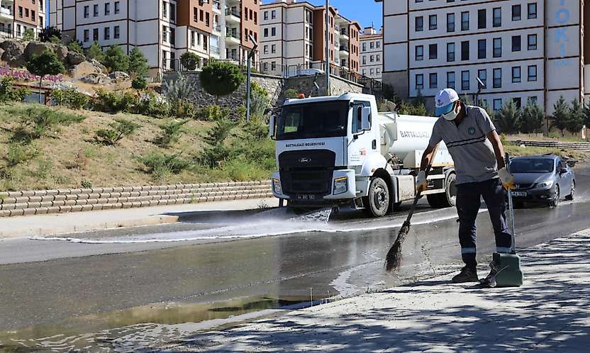 Battalgazi'nin Mahallelerinde Kapsamlı Temizlik Çalışması