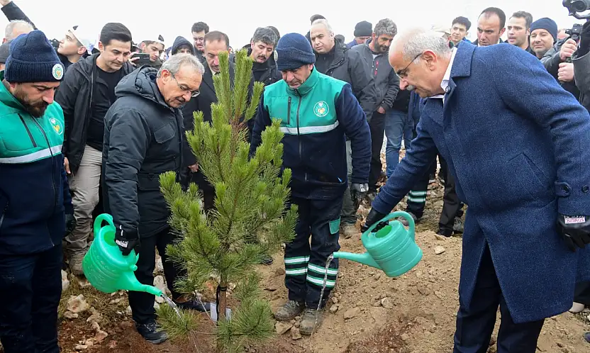 Beydağı'nda Yüz Binlerce Tohum Ve Fidan Toprakla Buluşuyor