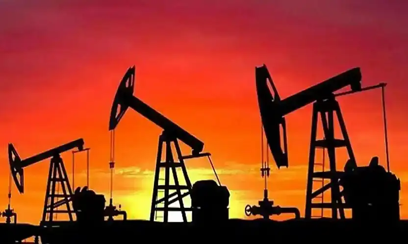 Brent Petrol 61,95 Dolara Yükseldi: ABD Stok Beklentileri Fiyatları Destekliyor