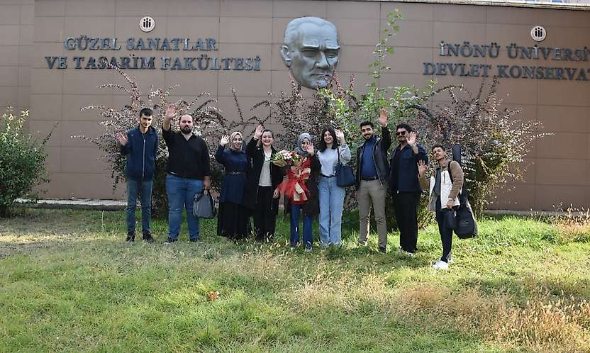 Büyükşehir Belediyesinin Ücretsiz YKS Kursları Rabia'yı Hayaline Kavuşturdu