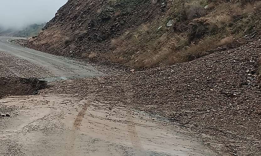 Büyükşehir Ekipleri Kırsal Yollarda Gece Gündüz Sahada