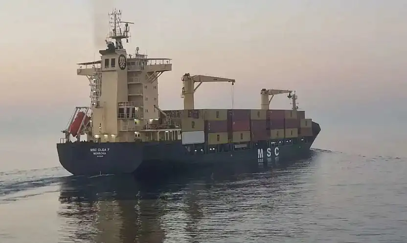 Çanakkale Boğazı'nda fırtına nedeniyle transit gemi trafiği durduruldu