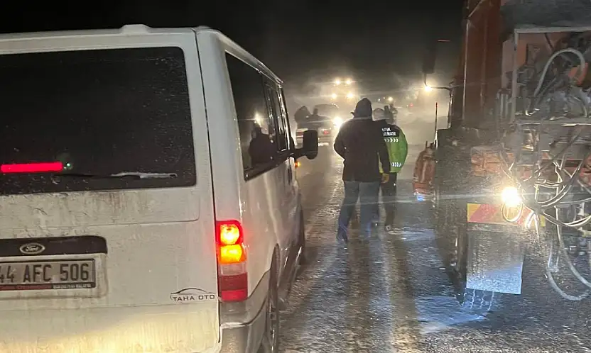 Çelikhan–Doğanşehir Yolunda Kar ve Tipi Alarmı: Mahsur Kalan Vatandaşlar Kurtarıldı