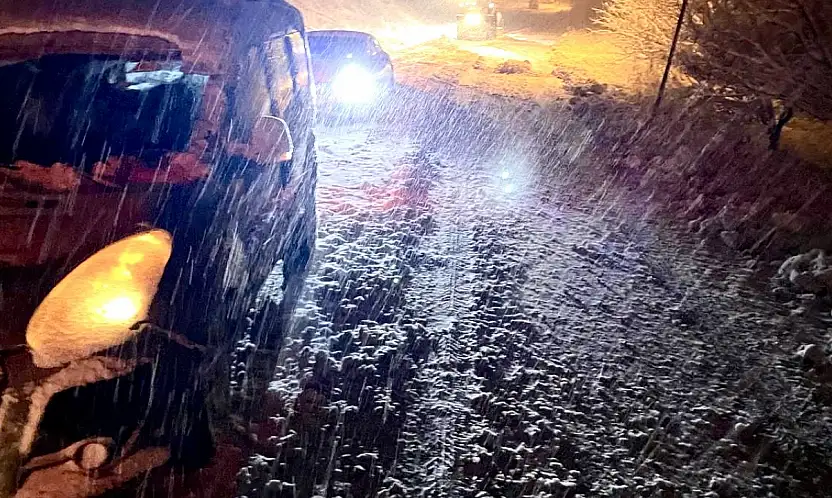 Darende–Ayvalı'da Kar Yağışı Ulaşımı Aksattı