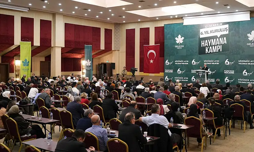 Davutoğlu: 'Türkiye Büyük Bir Güven, Ahlak ve Yönetim Krizi Yaşıyor'