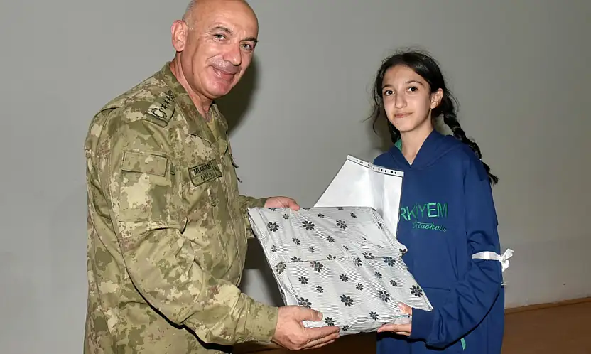 Dereceye Giren Öğrenciler Mehmetçik'le Buluştu