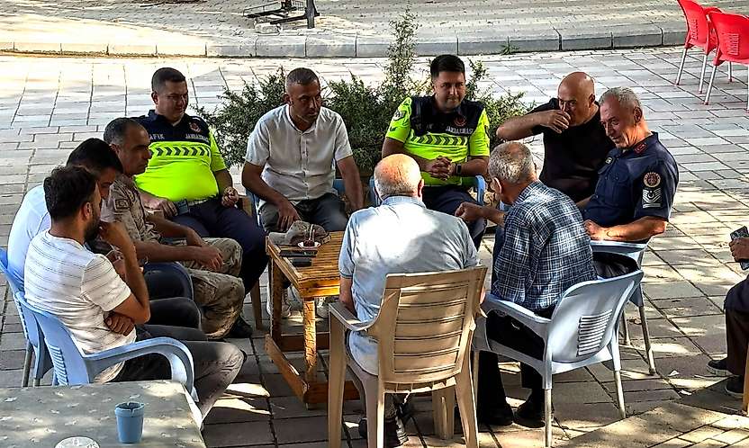 Dilek Mahallesi'nde Vatandaşın Gönlünü Kazandı: Hasan Komutan'a Büyük Destek