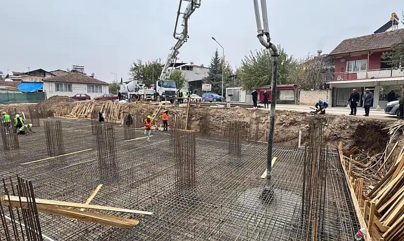 Dilek Merkez Camii'nin temeli dualarla atıldı