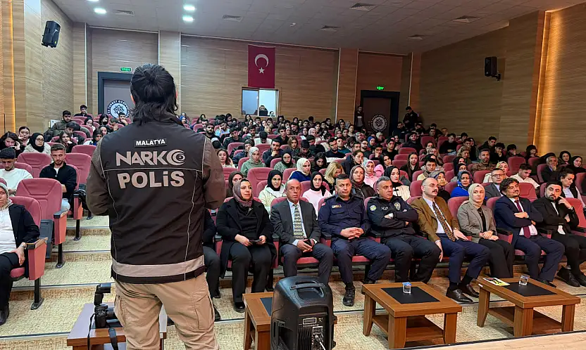 Doğanşehir'de Üniversite Öğrencilerine Narko-Gençlik ve Siber Dolandırıcılık Eğitimi