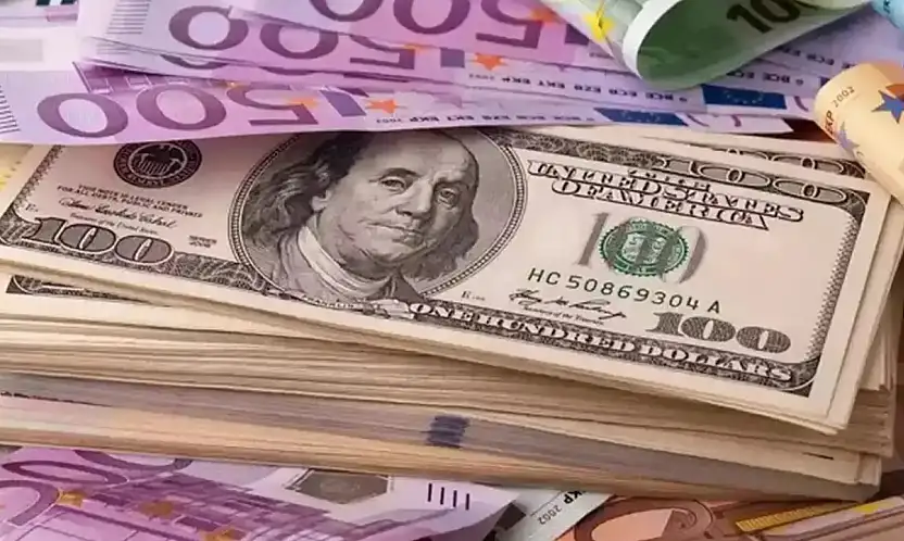 Dolar 43 TL'yi Aştı, Euro 50 Seviyesinde Tutunuyor