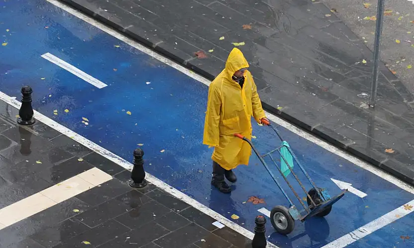 Ege, Batı Akdeniz ve İç Anadolu'da kuvvetli yağış ve fırtına bekleniyor