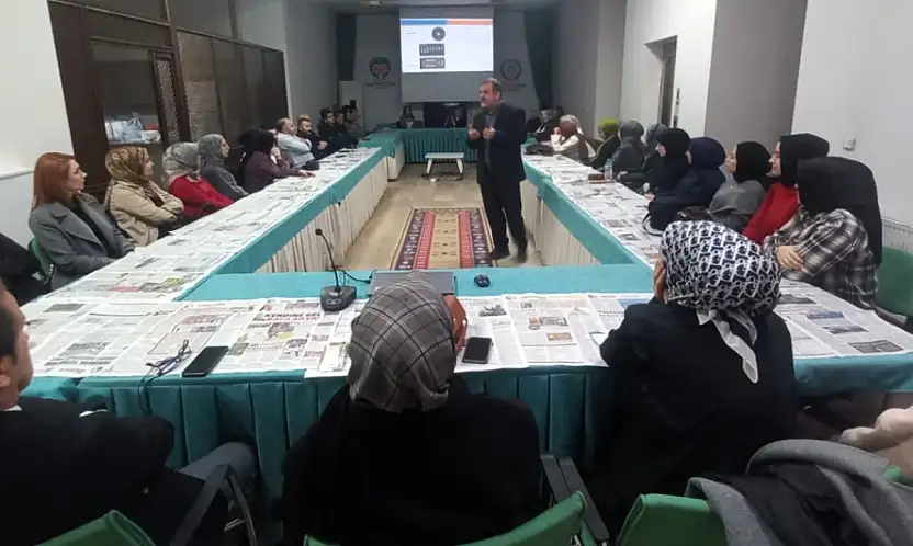 'FotoKültür'de 'Fotoğraflıyorum' Söyleşisi: Işığı Okumak ve Hikâyeyi Görmek'