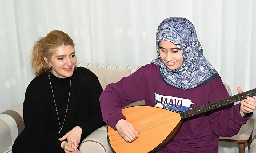 Halkın Vekili Ölmeztoprak'tan Görme Engelli Rabia'ya Anlamlı Jest