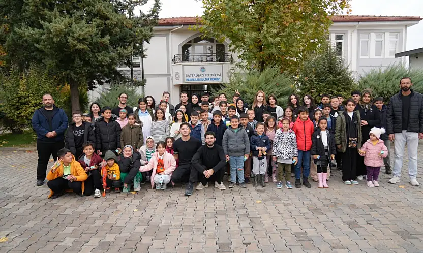 Hasırcılar Kültür Merkezi'nde Kitap Okuma ve Tiyatro Etkinlikleri