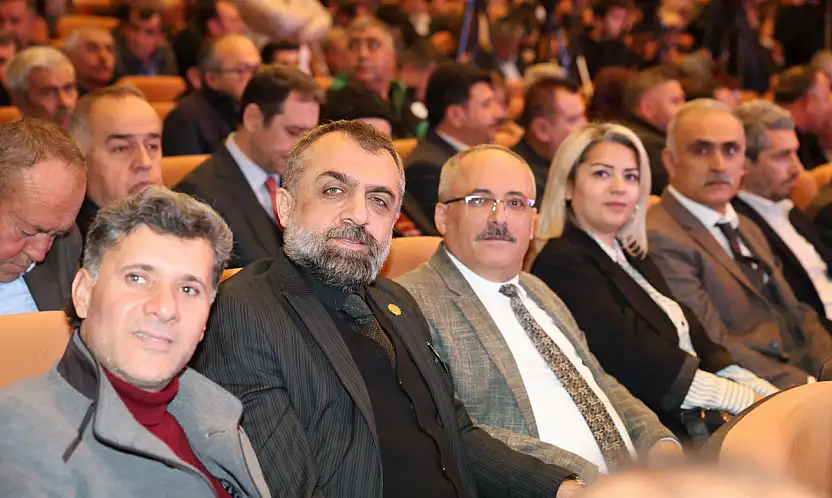 İhsan Akın'dan Bakan Yumaklı'ya Teşekkür: Doğal Yün Yorgan Takdim Edildi