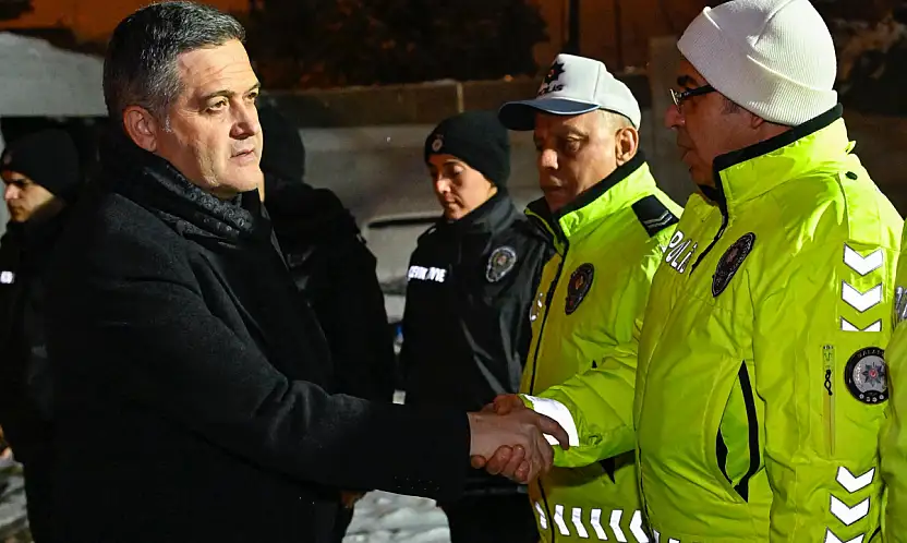 İl Emniyet Müdürü Kayhan Ay'dan Görev Başındaki Personele Moral Ziyareti