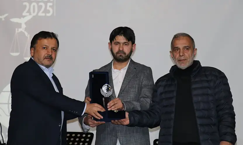İLKHA'ya 'İnsan Hakları Basın Ödülü2 verildi