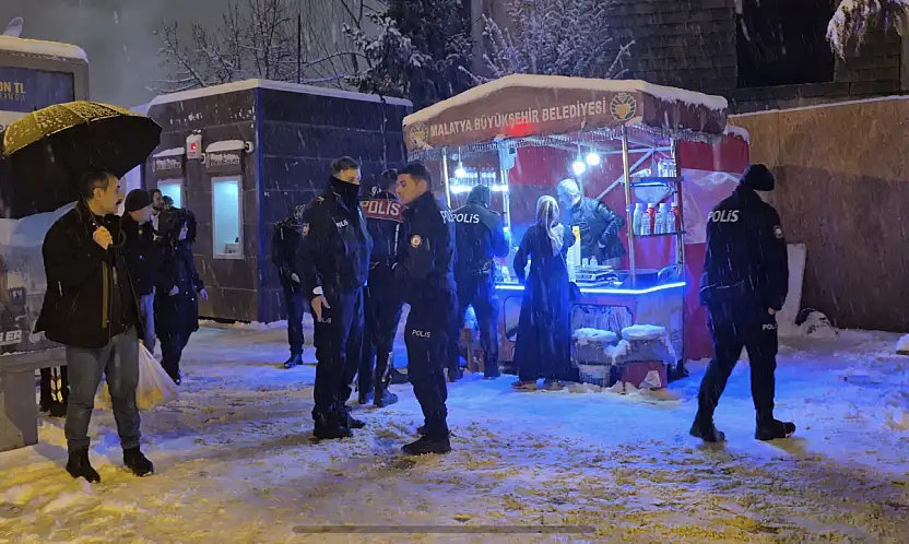 İnönü Caddesi'nde Bıçaklı Kavga: 19 Yaşındaki Sena Nur Doğan Hayatını Kaybetti