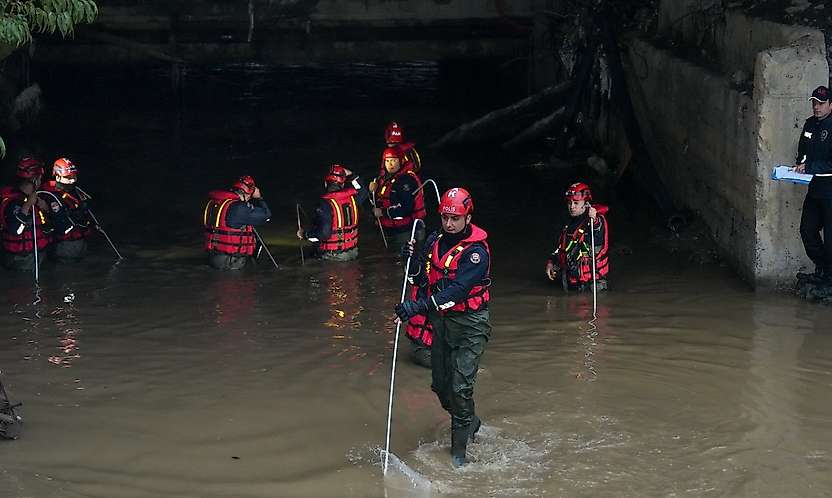 İstanbul'da selde kaybolan 5 kişiyi arama çalışmaları sürüyor