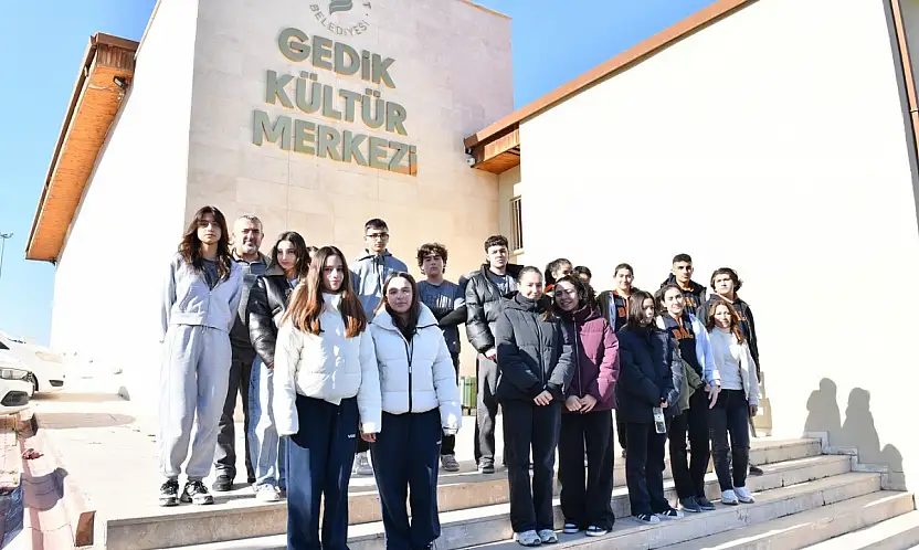 'İyilik Elçisi' Projesi Gençlere Yardımlaşma ve Tarih Bilinci Aşılıyor