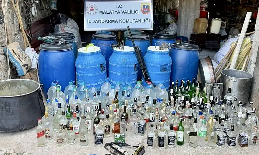 Jandarmadan Kaçak İçki Baskını: 1 Ruhsatsız Tüfek ve 39 Fişek Bulundu