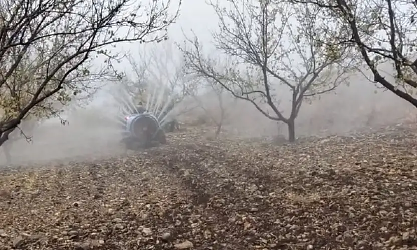 Kış Öncesi Son Dokunuş: Yeşilyurt'ta Kayısı Bahçeleri İlaçlanıyor