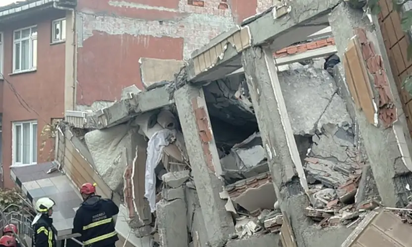 Kocaeli Gebze'de 7 Katlı Bina Çöktü: Ekipler Enkazda Arama Kurtarma Çalışmalarında