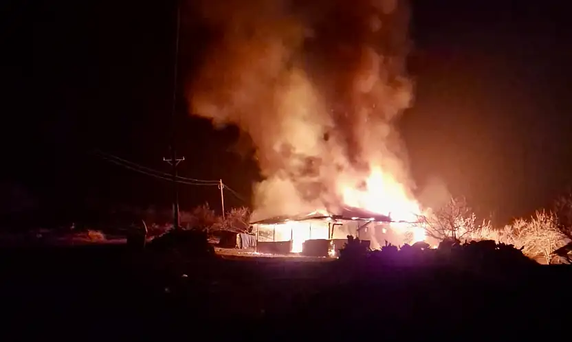 Kurşunlu Mahallesi'nde Çıkan Yangın Evi Küle Çevirdi