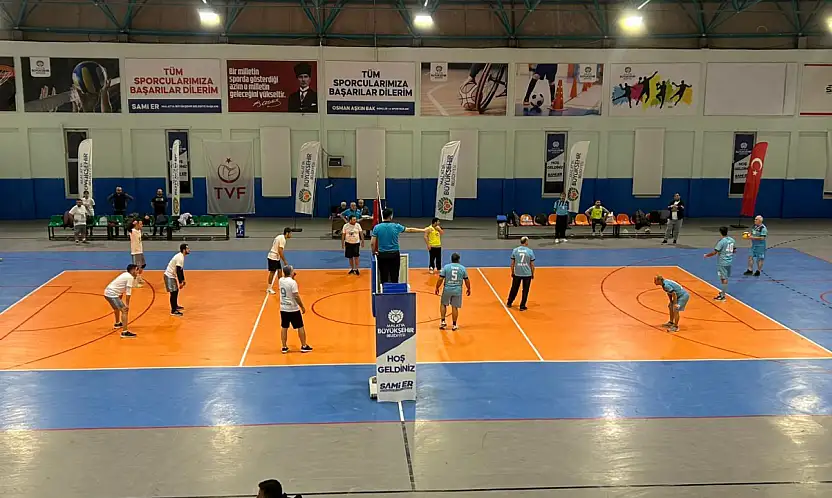 Kurumlar Arası Voleybol Turnuvası Malatya'da Başladı