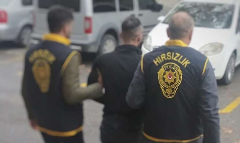 Kuyumcuya Soygun Girişiminde Bulunan 3 Şüpheli Yakalandı