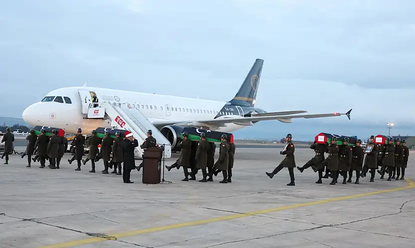 Libyalı komutanlar askerî törenle uğurlandı