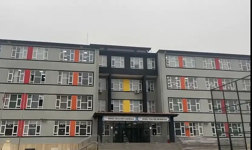 Malatya'da 12 Yaşındaki Öğrenci Teneffüste Kalp Krizi Geçirdi, Hayatını Kaybetti