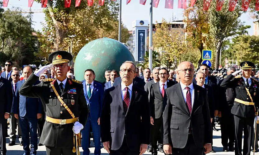 Malatya'da 29 Ekim Cumhuriyet Bayramı Çelenk Sunma Töreni İle Başladı