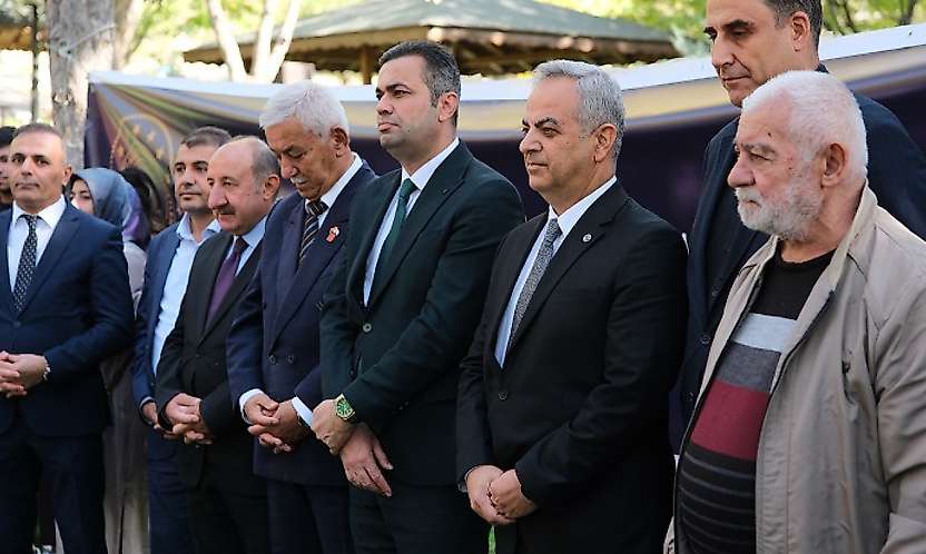 Malatya'da Dijital Detoks Buluşması: Telefonlar Bir Kenara, Sohbet Ön Plana