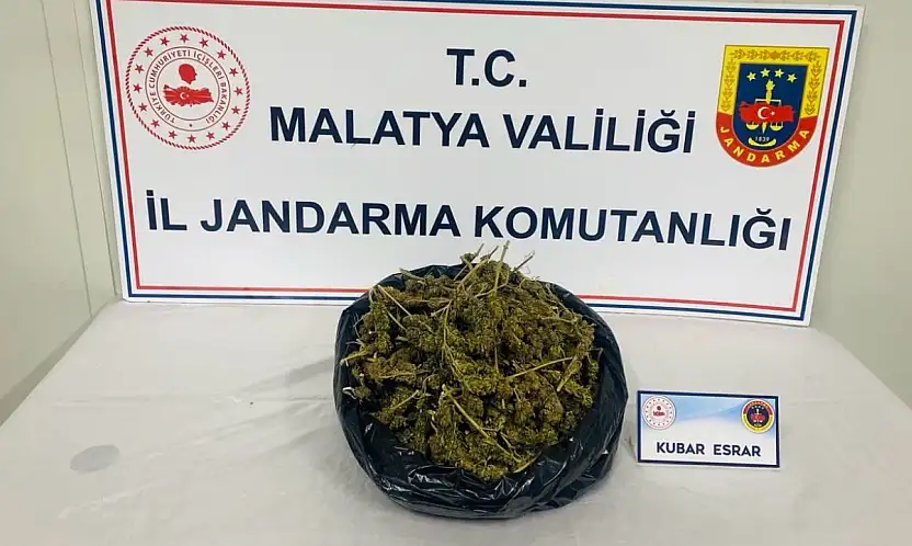 Malatya'da Jandarmadan Uyuşturucu Operasyonu: 1,5 Kilo Esrar Ele Geçirildi