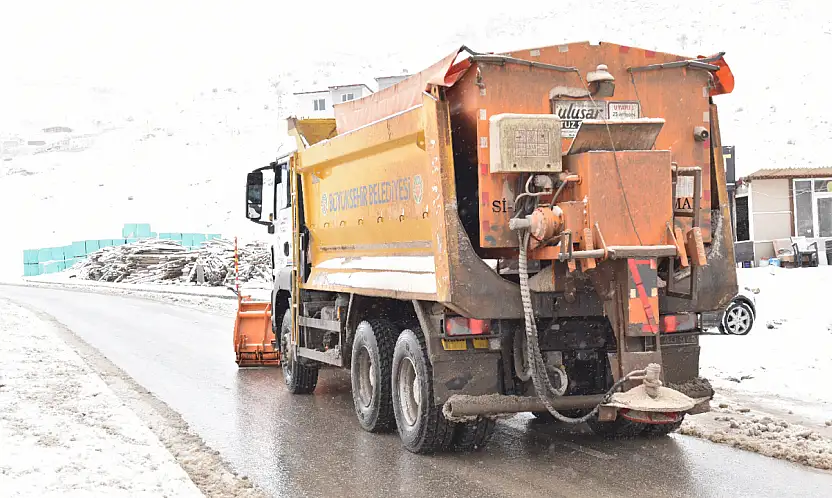 Malatya'da Kar Alarmı: Büyükşehir Belediyesi Tüm Kurumlarla Sahada